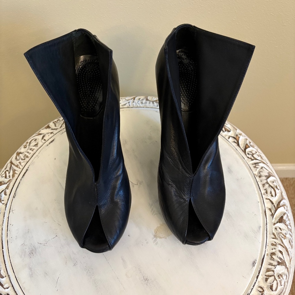 Cinzia Araia black booties (open toe) NEW